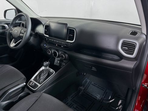New 2025 Hyundai Venue SEL image 27