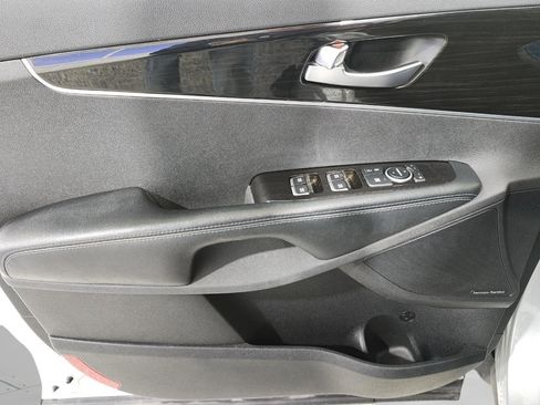 Used 2019 Kia Sorento EX w/ EX Touring Package image 12