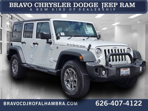 Used 2017 Jeep Wrangler Unlimited Rubicon w/ Connectivity Group AWD/4WD image 1