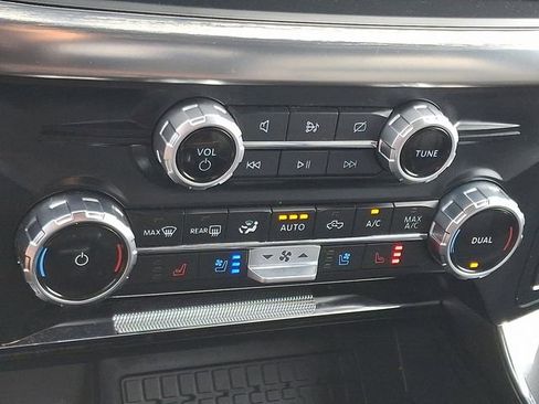 Certified 2023 Ford F150 Lariat w/ Equipment Group 502A High image 15