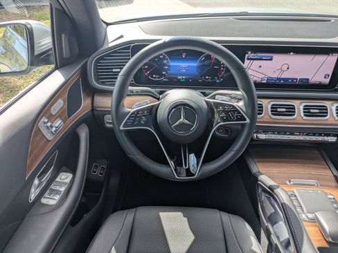 Certified 2025 Mercedes-Benz GLE 450e 4MATIC image 16