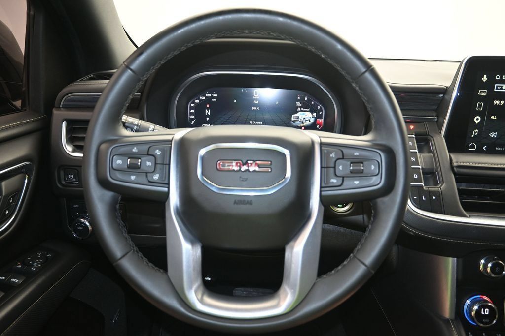 Used 2023 GMC Yukon XL SLT w/ SLT Luxury Package AWD/4WD image 14