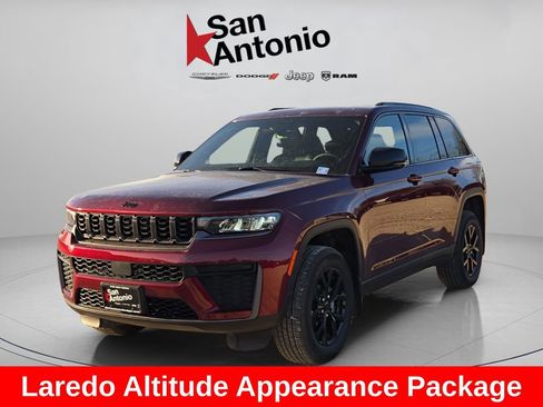 New 2026 Jeep Grand Cherokee Altitude AWD/4WD image 4