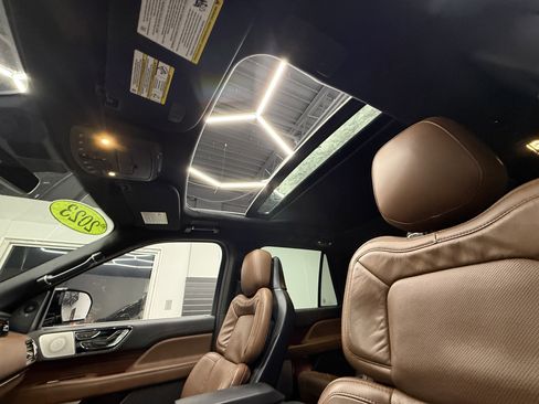 Used 2023 Lincoln Navigator L Reserve w/ Equipment Group 201A image 13