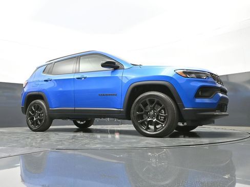 New 2026 Jeep Compass Latitude image 39