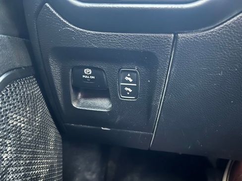 Used 2022 RAM 1500 Limited w/ Body-Colour Bumper Group image 30