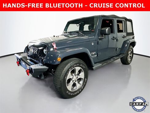 Used 2018 Jeep Wrangler Unlimited Sahara w/ Connectivity Group image 2