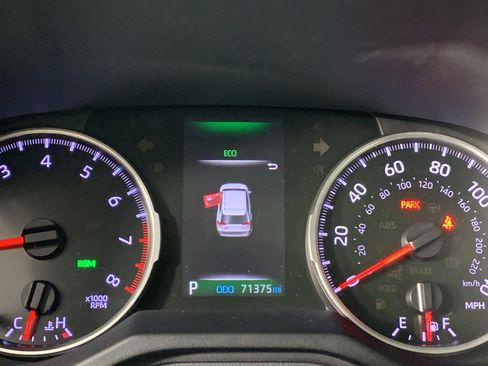 Used 2019 Toyota RAV4 XLE Premium FWD image 24