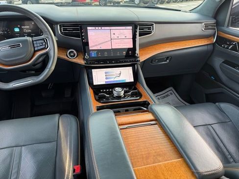 Used 2022 Jeep Grand Wagoneer Series II w/ Premium Group II image 17