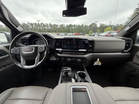Used 2022 GMC Sierra 1500 SLT w/ SLT Premium Plus Package AWD/4WD image 7