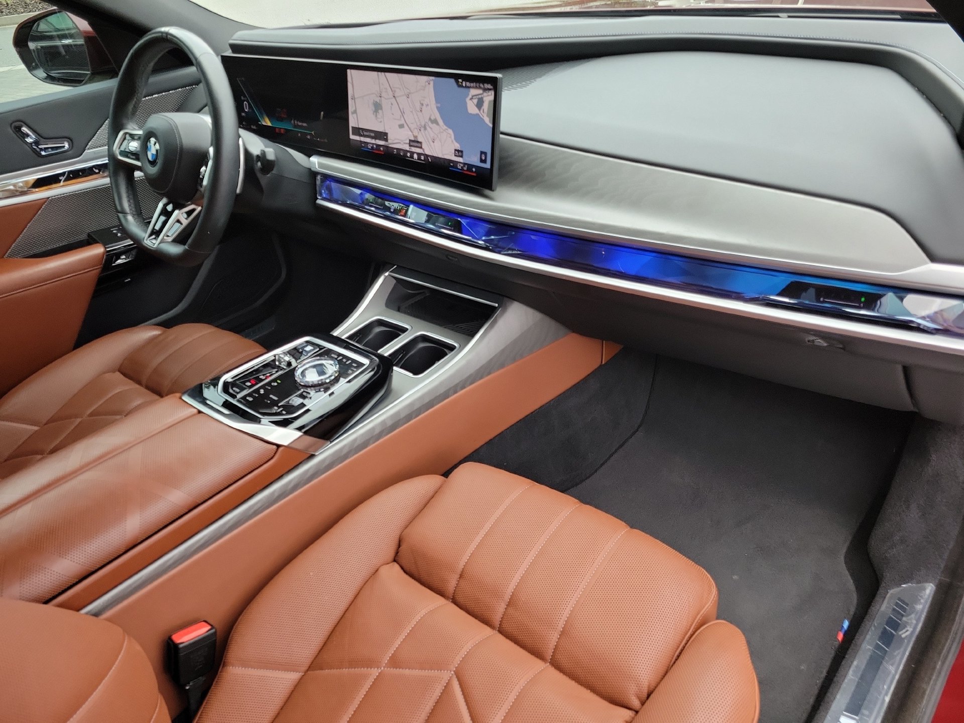 Used 2023 BMW 760i xDrive AWD/4WD image 3