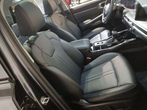 Used 2024 Kia Sorento SX image 27