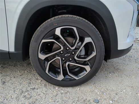 New 2026 Chevrolet Trax RS w/ Sunroof Package image 11