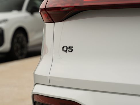 Certified 2025 Audi Q5 Premium w/ Premium Plus AWD/4WD image 25