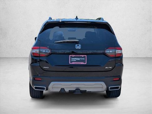 Used 2023 Honda Pilot Elite image 8