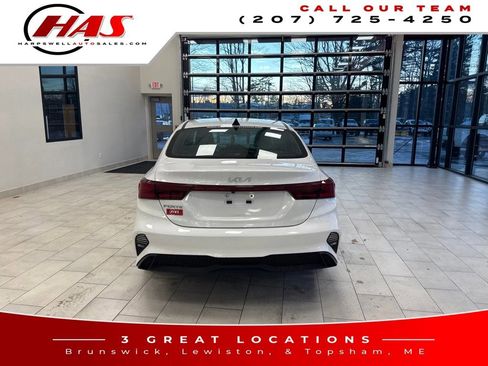 Used 2023 Kia Forte LXS w/ LXS Technology Package image 5