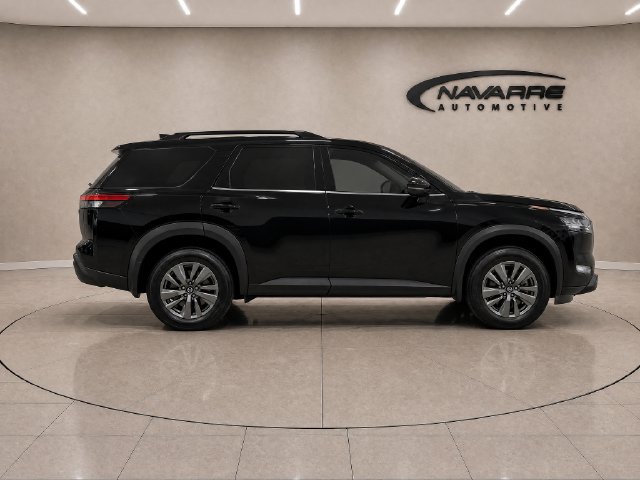 Used 2024 Nissan Pathfinder SV FWD image 8