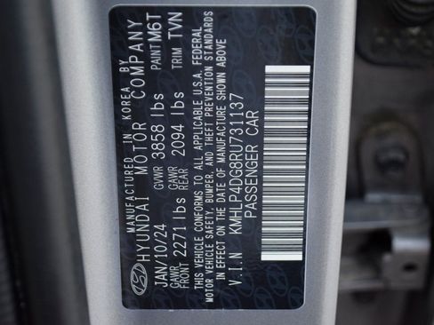 Used 2024 Hyundai Elantra Limited image 26