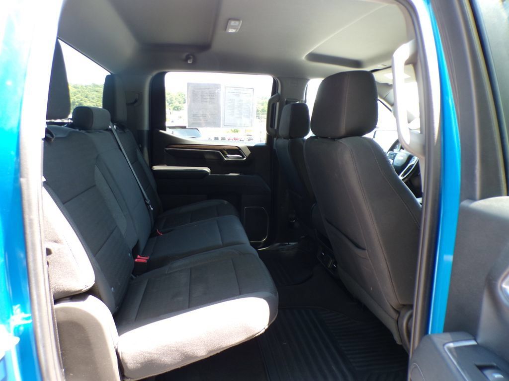 Used 2023 Chevrolet Silverado 1500 LT w/ Z71 Off-Road Package AWD/4WD image 20