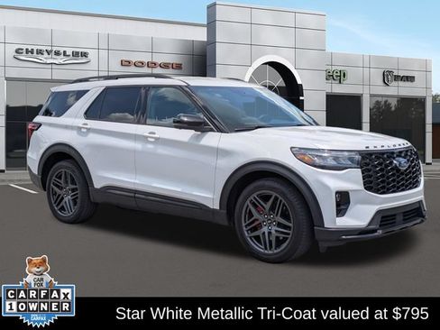 Used 2025 Ford Explorer ST AWD/4WD image 1