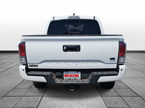 Used 2021 Toyota Tacoma TRD Off-Road w/ Technology Package AWD/4WD image 6