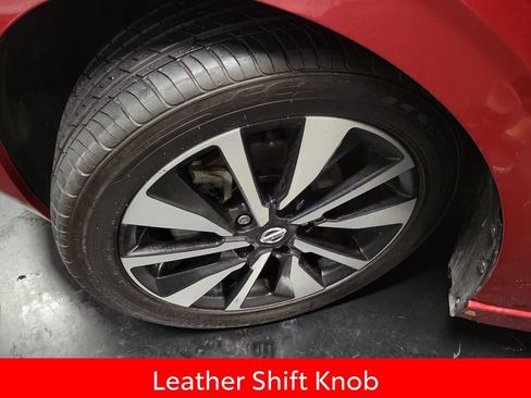 Used 2023 Nissan Sentra SV w/ SV Premium Package FWD image 13