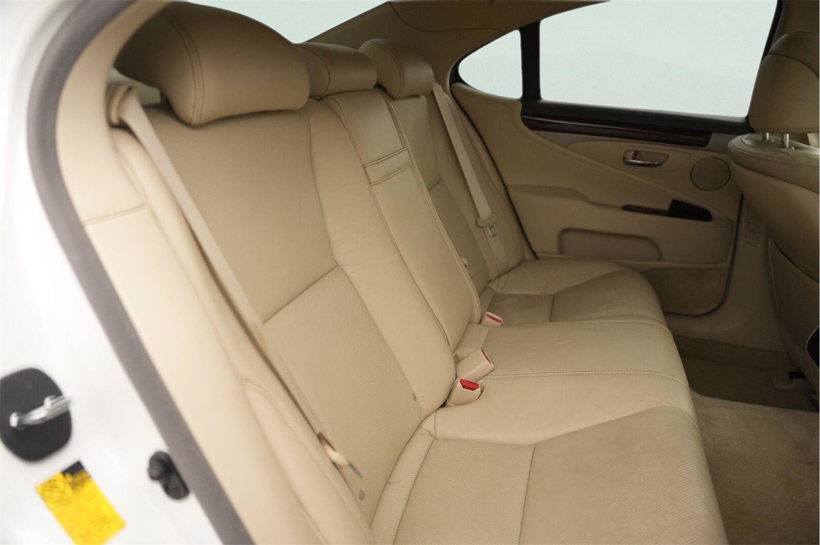 Used 2014 Lexus LS 460 w/ Comfort Package RWD image 17