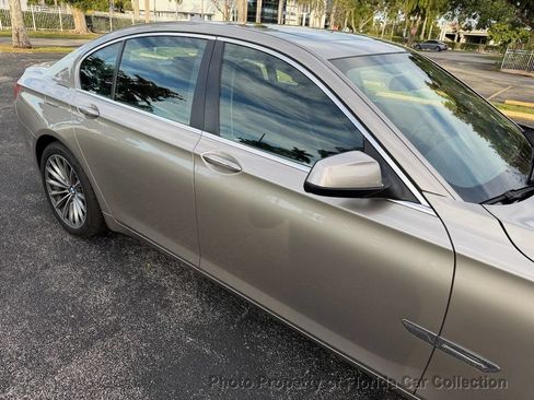 Used 2011 BMW 750i RWD image 29