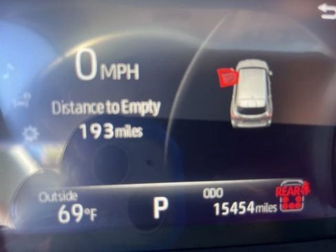 Used 2024 Toyota Highlander XLE image 17