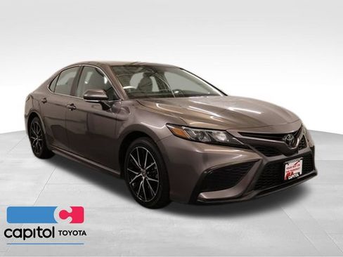 Certified 2024 Toyota Camry SE FWD image 1