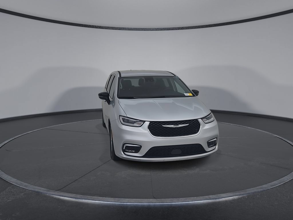 Certified 2024 Chrysler Pacifica Touring-L FWD image 5