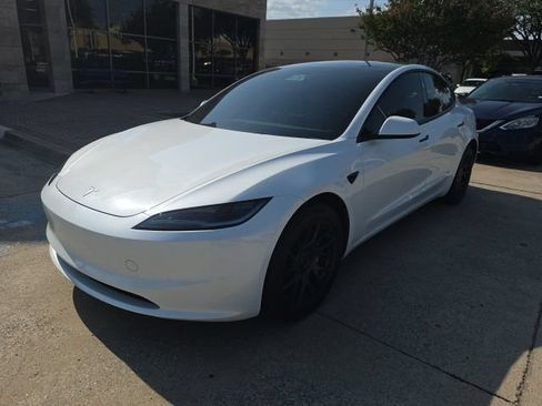 Used 2024 Tesla Model 3 Standard Range RWD image 1