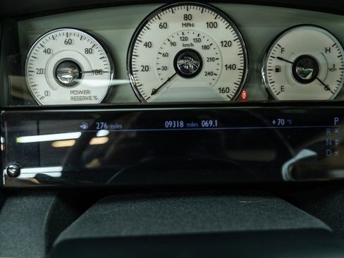 Used 2013 Rolls-Royce Ghost image 98