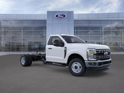 New 2026 Ford F350 XL w/ XL Chrome Package image 9