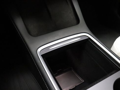 Used 2022 Tesla Model 3 Standard Range image 52