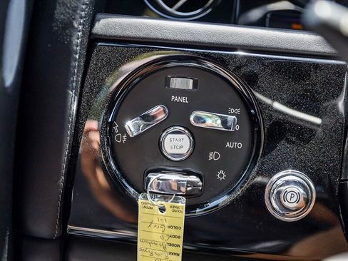 Used 2010 Rolls-Royce Phantom Coupe RWD image 44