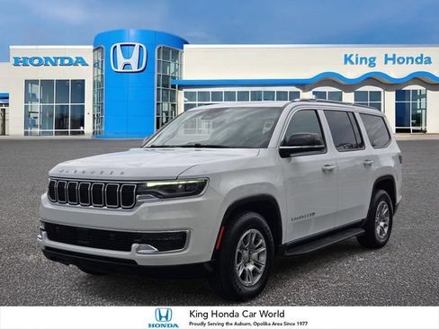 Used 2024 Jeep Wagoneer 4WD image 1