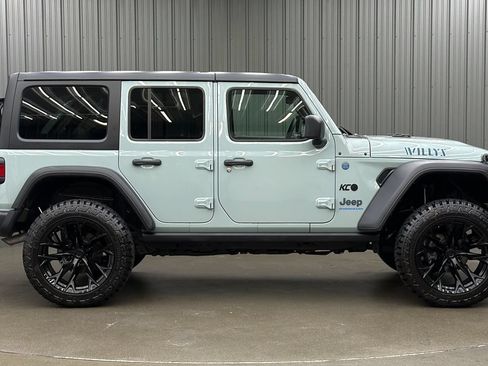 Used 2024 Jeep Wrangler Unlimited AWD/4WD image 6
