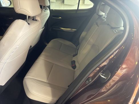 Used 2020 Lexus UX 250h w/ Premium Package image 9