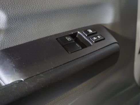 Used 2019 Nissan NV 3500 SL RWD image 11