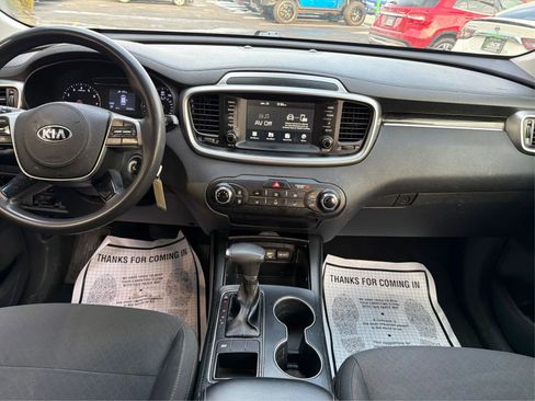 Used 2019 Kia Sorento L image 13