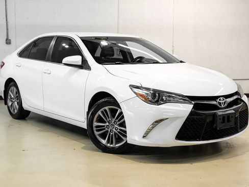 Used 2015 Toyota Camry SE FWD image 6