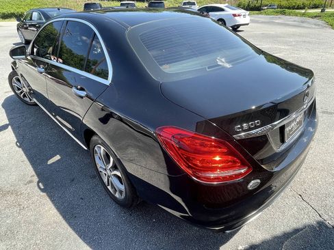 Used 2017 Mercedes-Benz C 300 4MATIC Sedan image 5