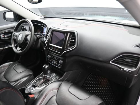 Used 2022 Jeep Cherokee Trailhawk w/ Premium Leather Package image 43