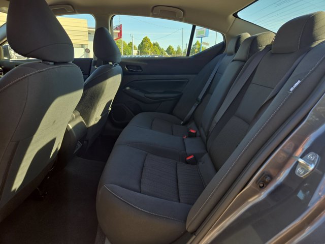 Used 2025 Nissan Altima 2.5 SV AWD/4WD image 22