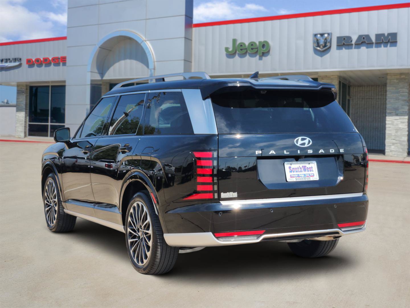 Used 2026 Hyundai Palisade Calligraphy FWD image 4