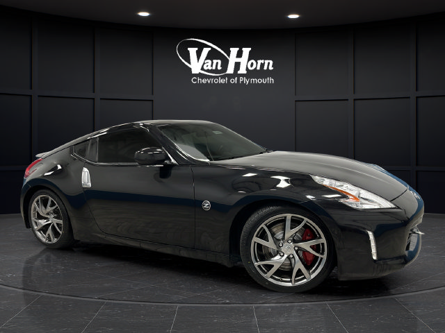 Used 2016 Nissan 370Z Coupe RWD image 1