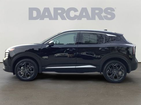Used 2025 Nissan Kicks SR w/ SR Premium Package image 4