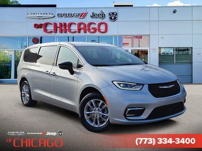 New 2026 Chrysler Pacifica Select