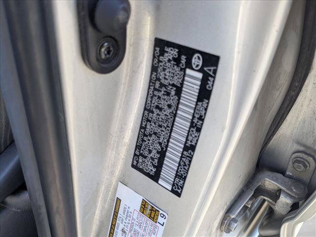 Used 2005 Toyota Prius w/ Pkg 3 FWD image 21